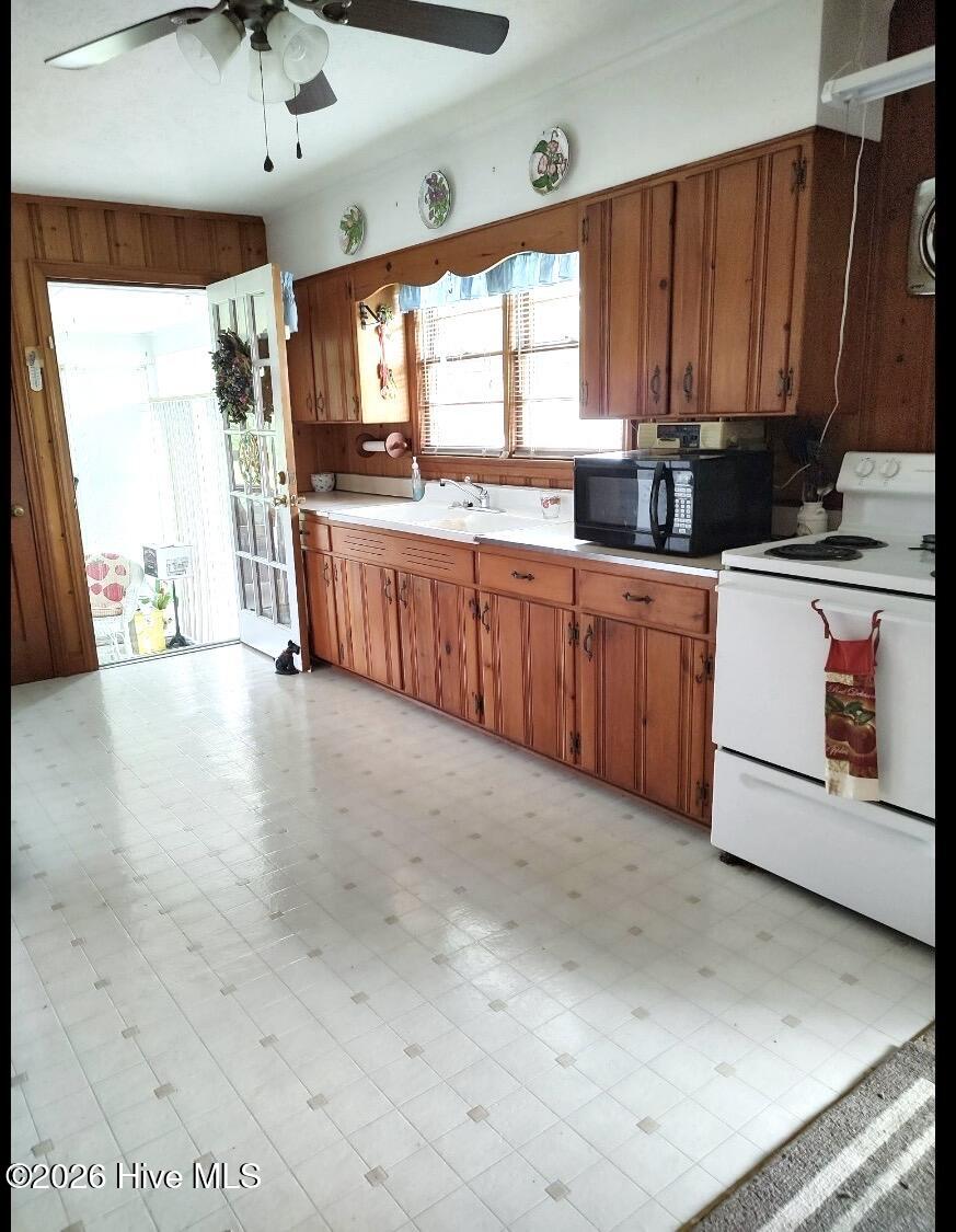 8727 Peacock Road Whiteville, NC 28472 - Photo 2 of 2 IMG_1127