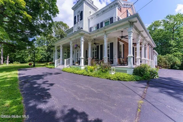 $1,399,000 | 1110 River Road, Schodack, NY 12156