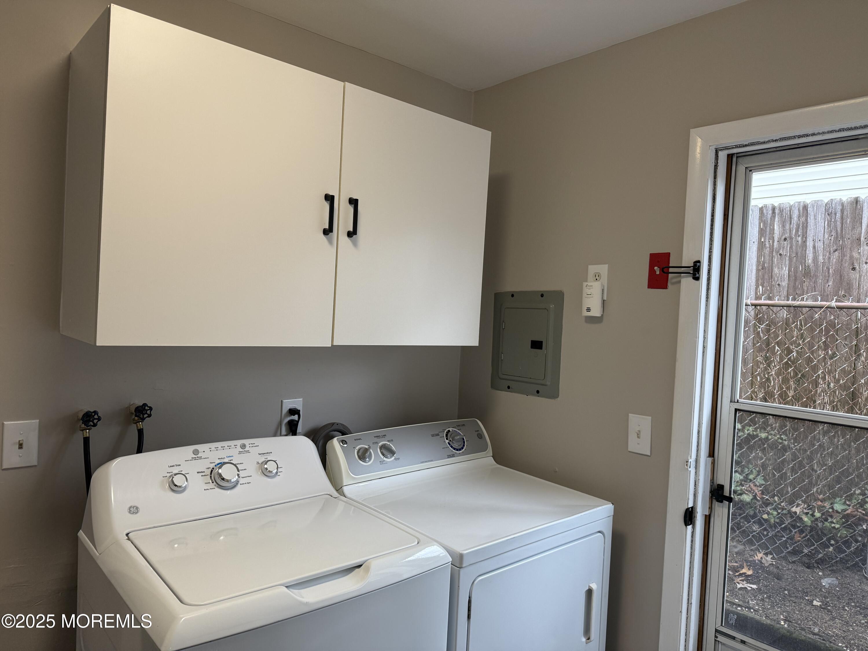 821 Burnt Tavern Road, Unit 6 Point Pleasant, NJ 08742 - Photo 5 of 7 a utility room with dryer and washer