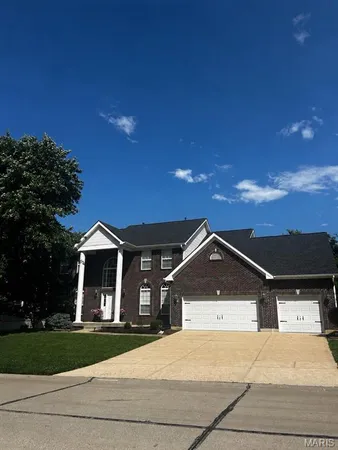 $800,000 | 1223 Polo Lake Drive, Ellisville, MO 63021