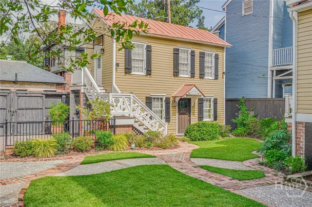 $2,850,000 | 222 East Gwinnett Street, Savannah, GA 31401