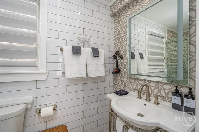 $2,850,000 | 222 East Gwinnett Street, Savannah, GA 31401