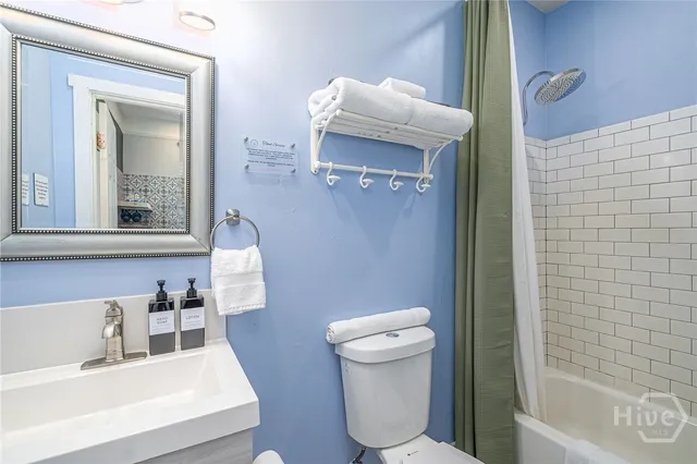 $2,850,000 | 222 East Gwinnett Street, Savannah, GA 31401