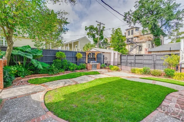 $2,850,000 | 222 East Gwinnett Street, Savannah, GA 31401