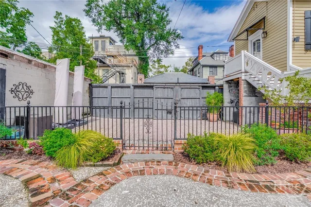 $2,850,000 | 222 East Gwinnett Street, Savannah, GA 31401