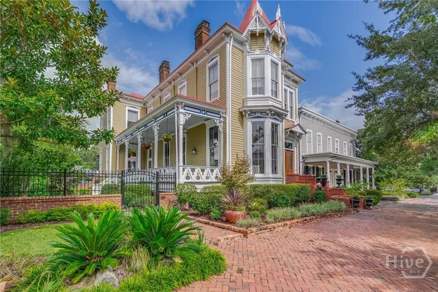 $2,850,000 | 222 East Gwinnett Street, Savannah, GA 31401