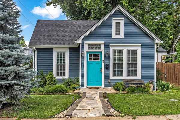 $239,999 | 4118 Roanoke Road, Kansas City, MO 64111