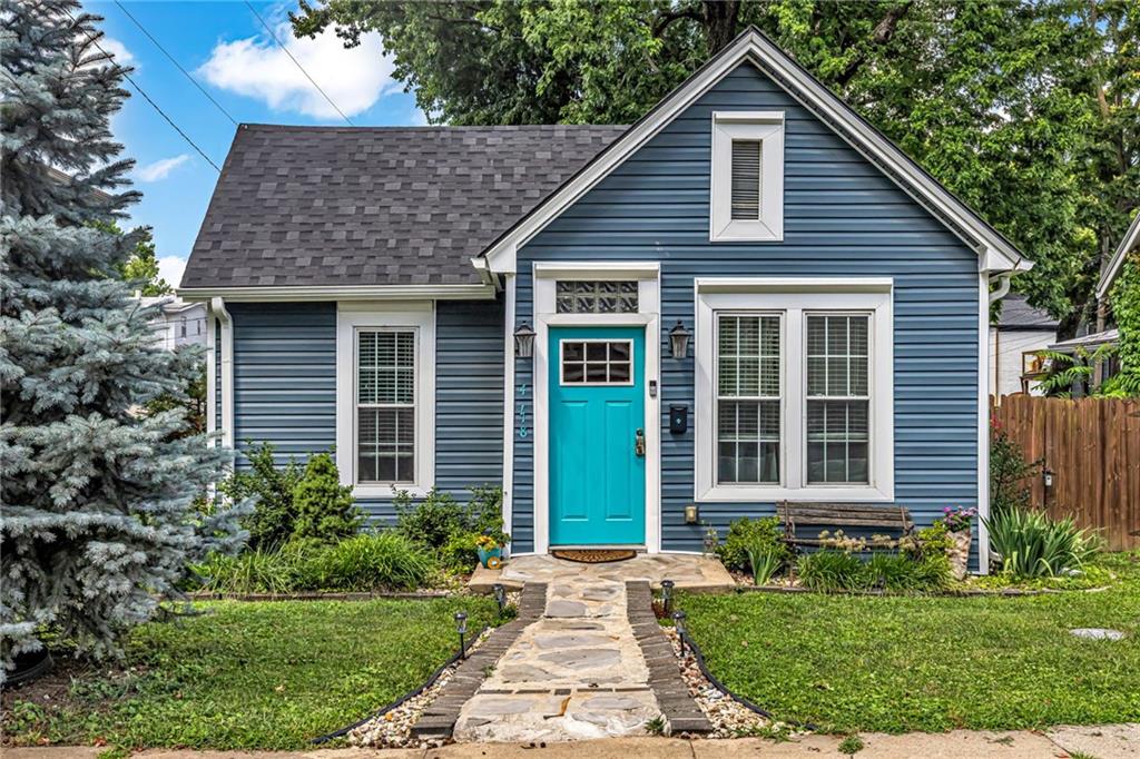 4118 Roanoke Road Kansas City, MO 64111 - Photo 1 of 15