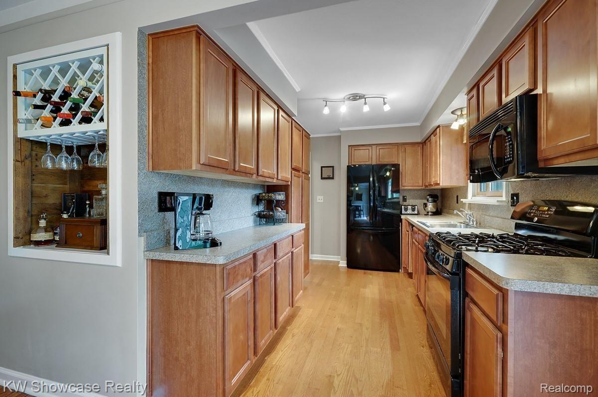 1714 South Hickory Ridge Road Milford, MI 48380 - Photo 12 of 25 dsc01849-dsc01851.jpg