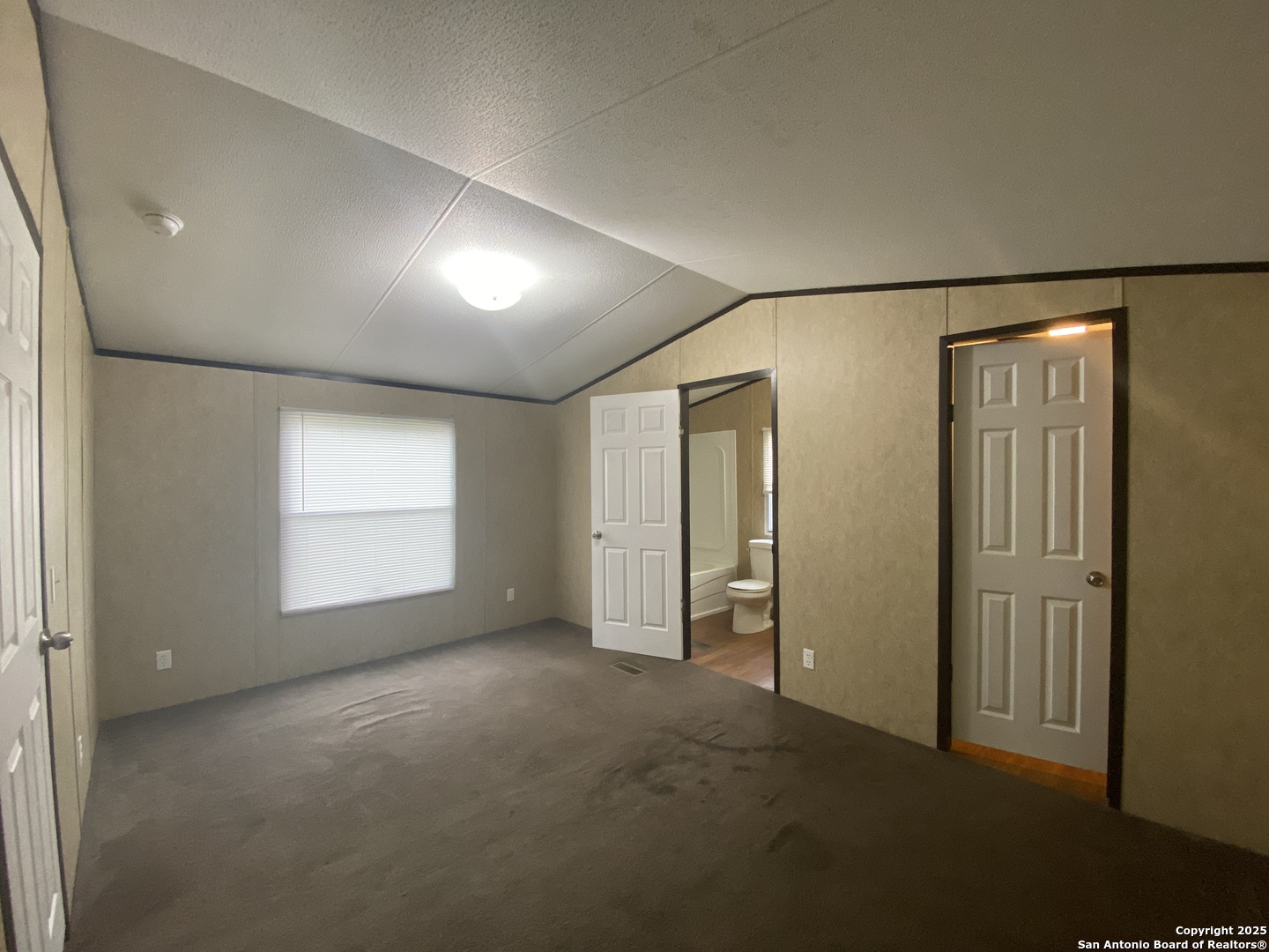 1215 South Way Pleasanton, TX 78064 - Photo 4 of 7