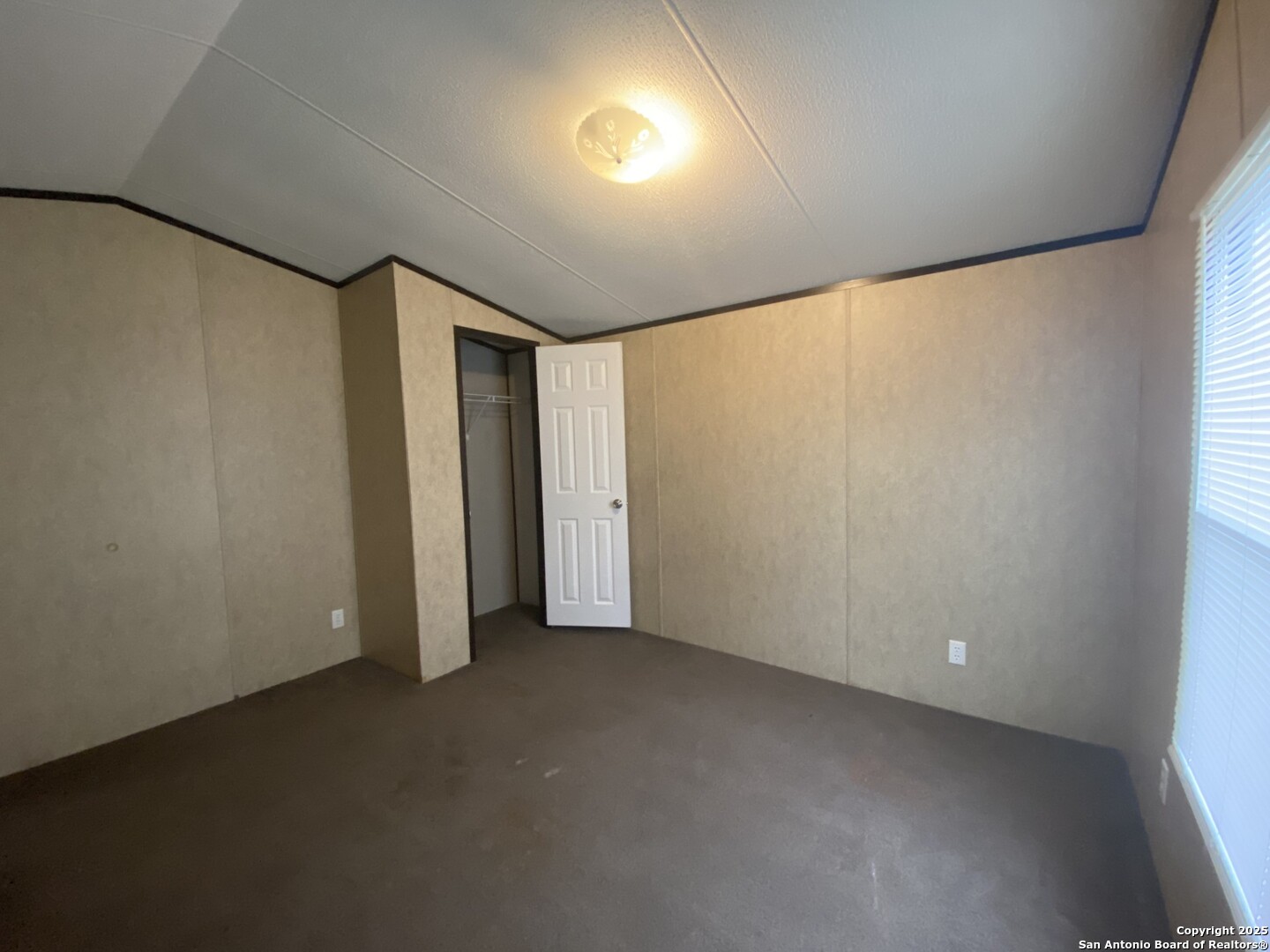 1215 South Way Pleasanton, TX 78064 - Photo 6 of 7