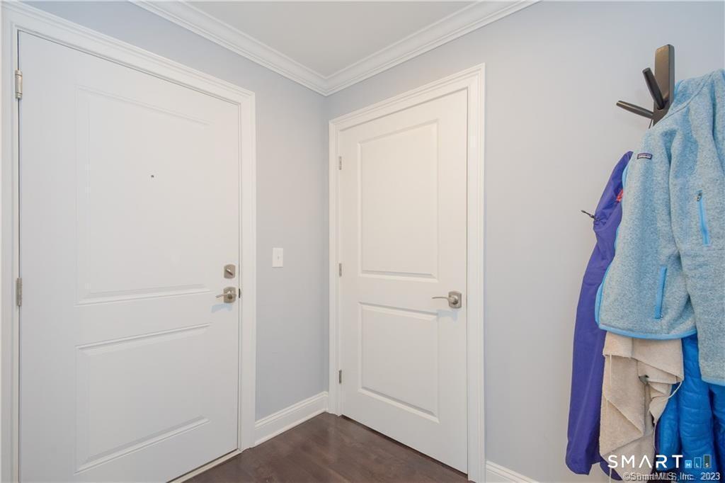 2 Bishop Road, Unit 201 West Hartford, CT 06119 - Photo 4 of 26 Foyer