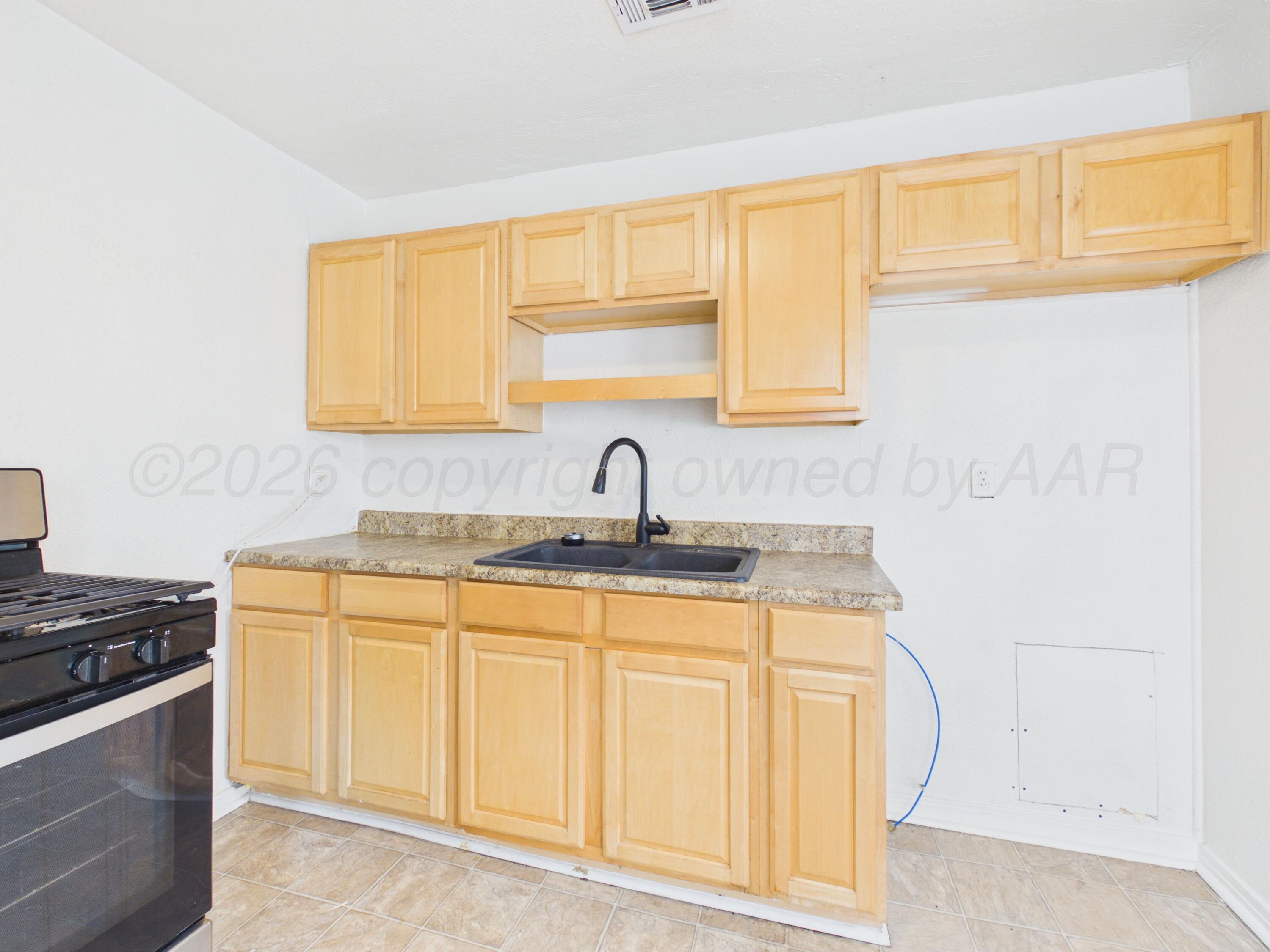 4646 Bowie Street Amarillo, TX 79110 - Photo 7 of 18 CAM06442G6-PR0101-STILL014