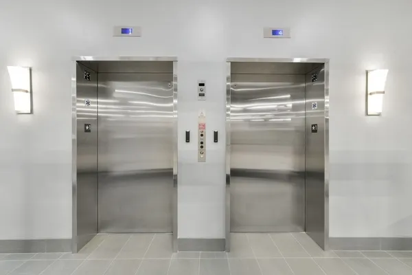 $1,750 | 585 Essex Street, Unit PH 603, Lynn, MA 01901