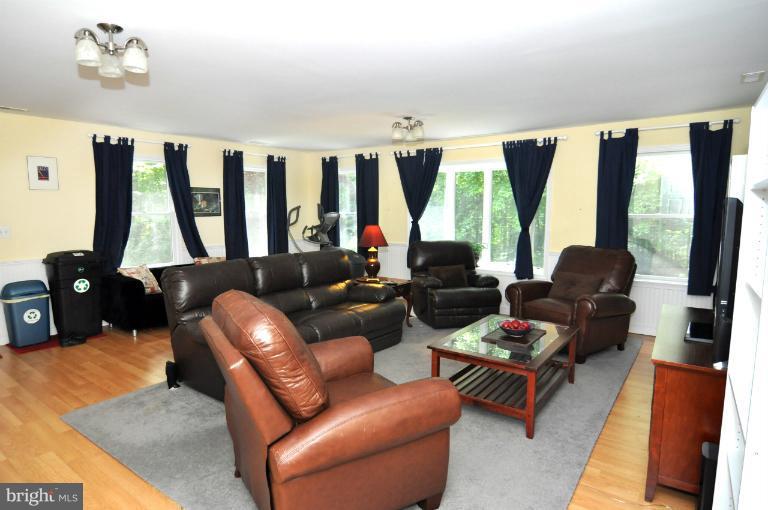 20007 Cameron Mill Road Parkton, MD 21120 - Photo 11 of 22 Family Room