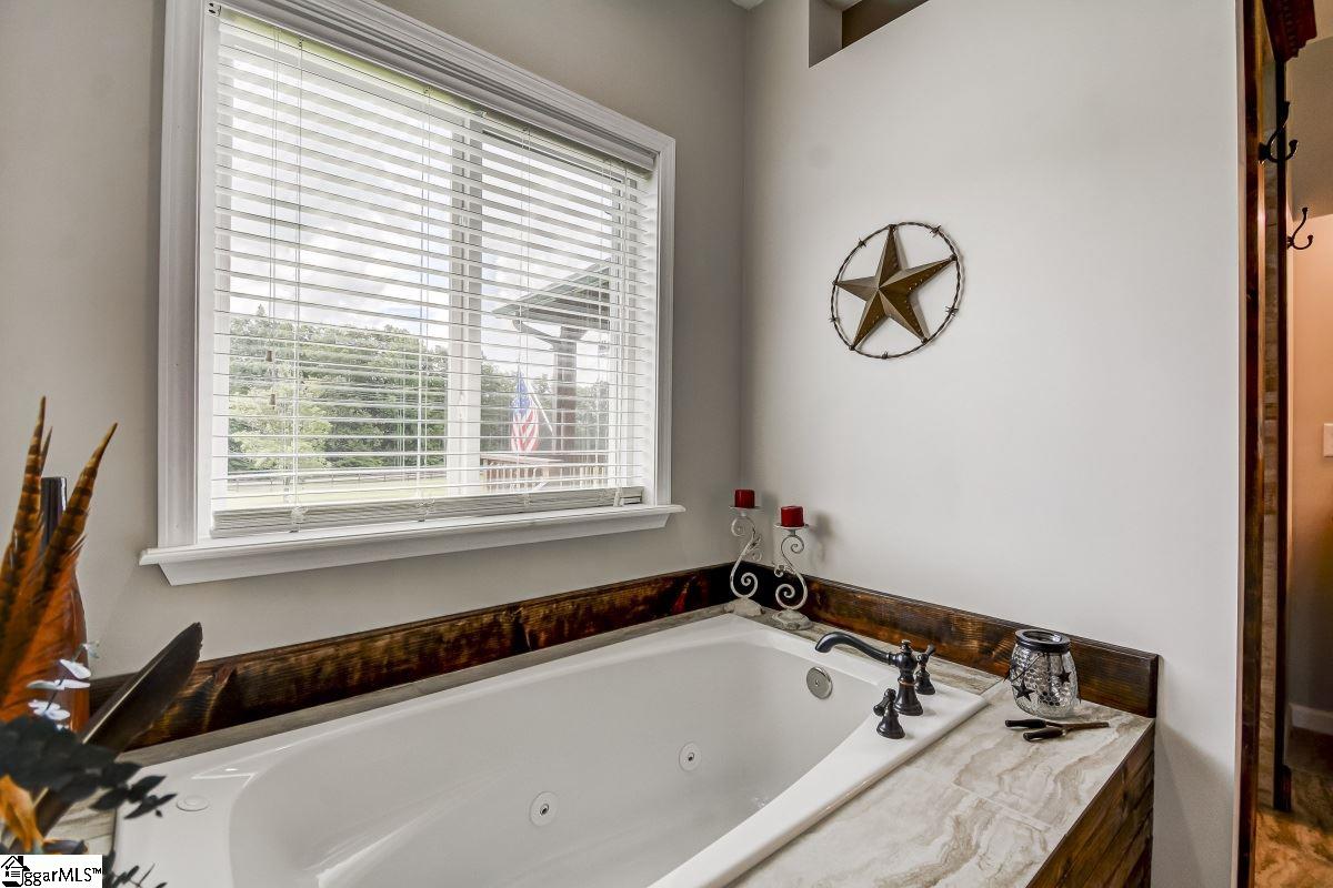 211 Red Hill Road Landrum, SC 29356 - Photo 17 of 36
