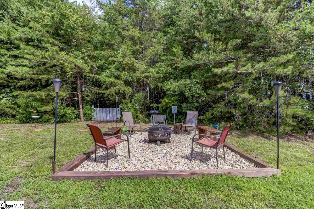 211 Red Hill Road Landrum, SC 29356 - Photo 23 of 36