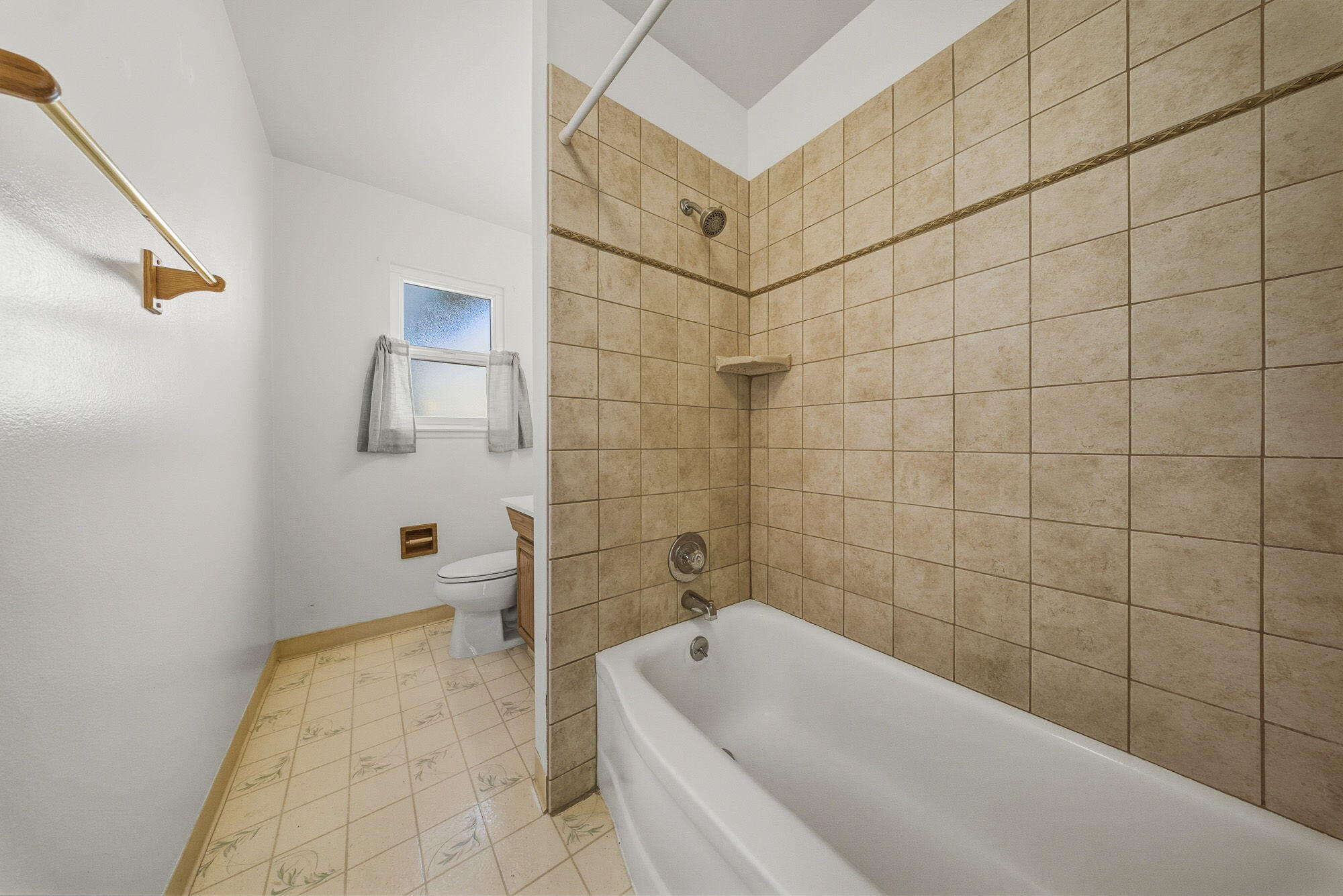 211 Big Sur Drive Goleta, CA 93117 - Photo 13 of 17 Bathroom