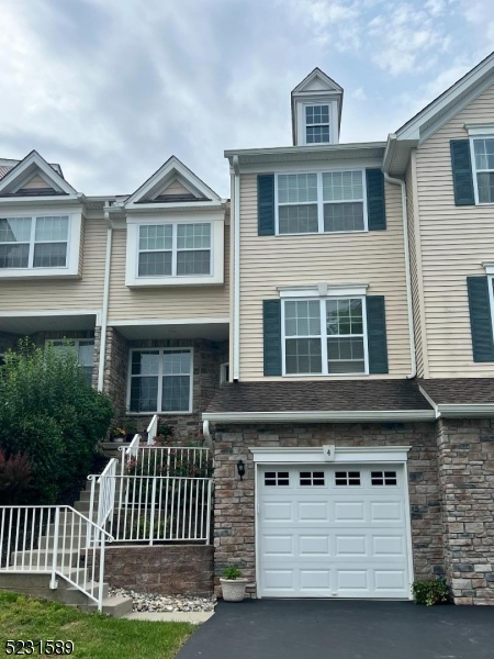 4 Greenwich Court Budd Lake, NJ 07828 - Photo 32 of 32 a front view of a house with a yard