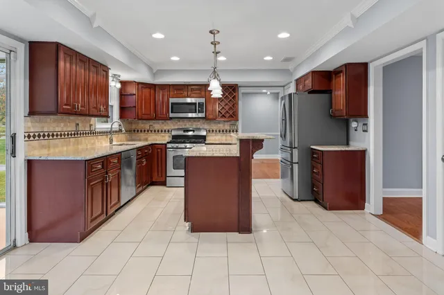 $4,000 | 125 Scarlet Drive, Conshohocken, PA 19428