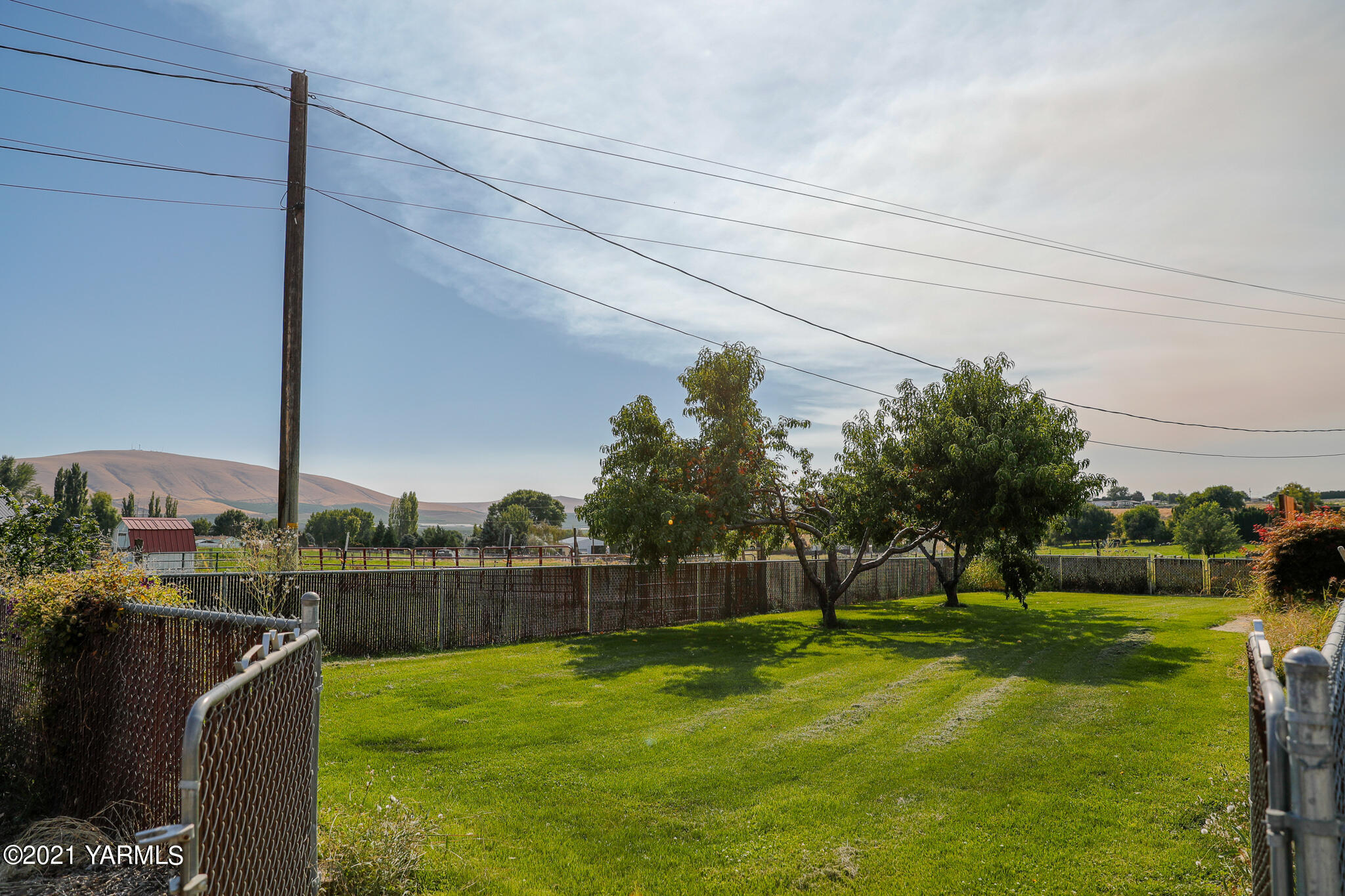 340 Beane Road Moxee, WA 98936 - Photo 28 of 30 a view of a park with welcome board