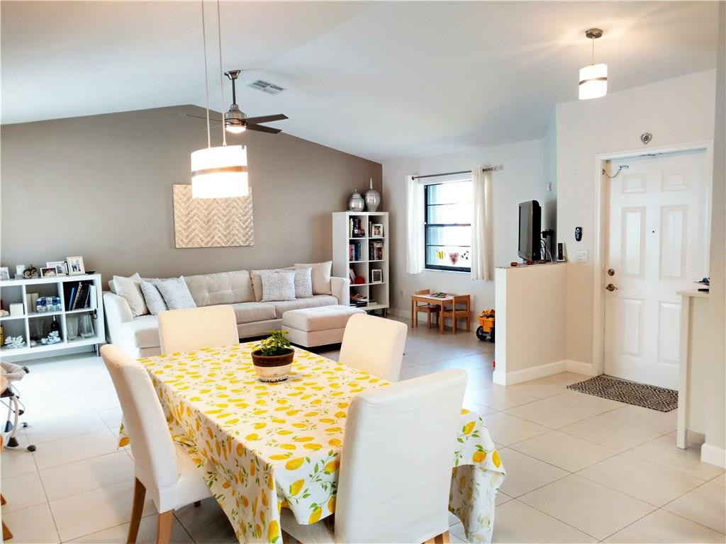 9186 Southwest 20th Street, Unit C Boca Raton, FL 33428 - Photo 4 of 32 Photo 4