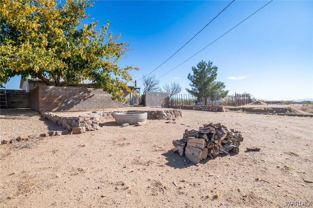 121 South Hope Road Golden Valley, AZ 86413 - Photo 36 of 43