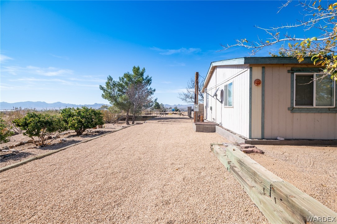 121 South Hope Road Golden Valley, AZ 86413 - Photo 8 of 43
