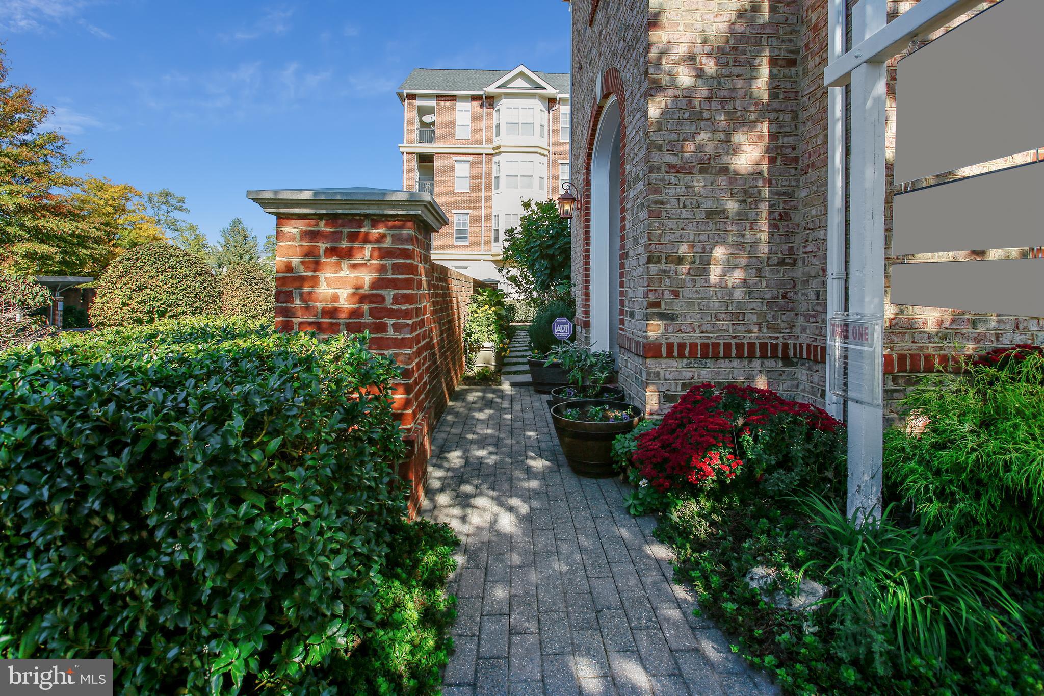 139 Fortnightly Boulevard Herndon, VA 20170 - Photo 2 of 46