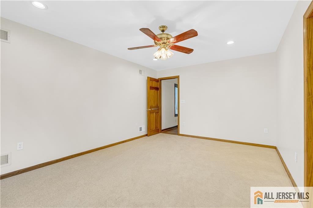 5 Montview Road Edison, NJ 08837 - Photo 22 of 47 a view of an empty room