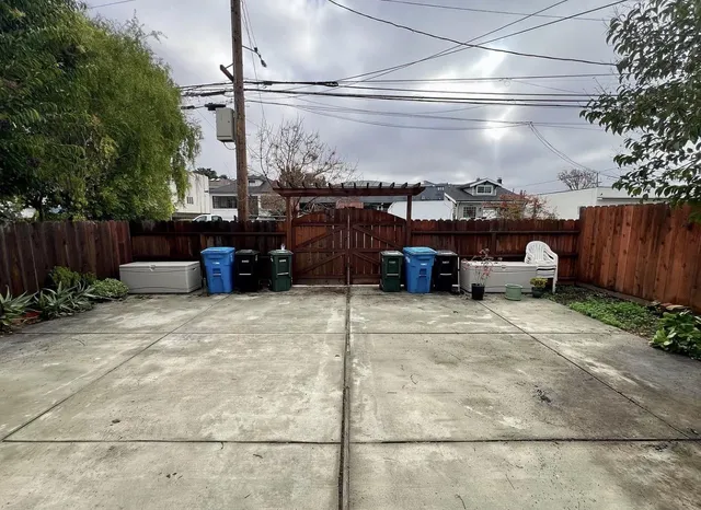 $2,395 | 910 Howard Avenue, Burlingame, CA 94010