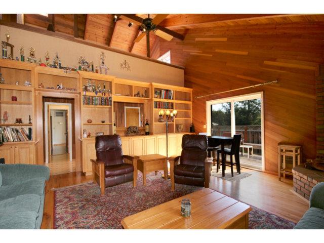 1459 High Street Santa Cruz, CA 95060 - Photo 61 of 62 a living room with furniture