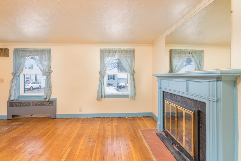 24 Welland Road Weymouth, MA 02188 - Photo 5 of 13 Gallery Image 5