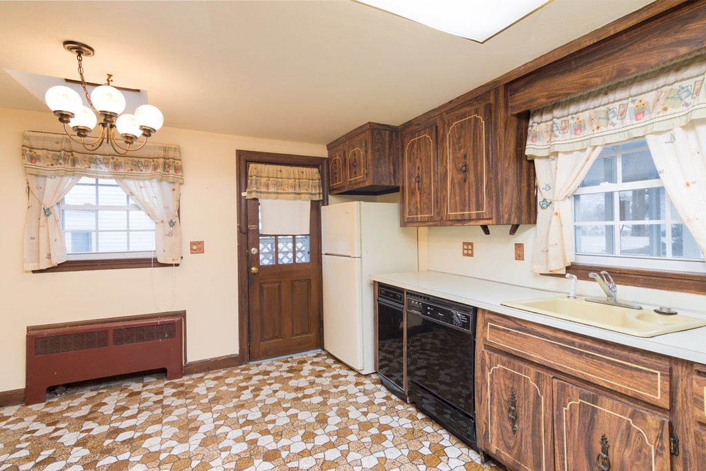24 Welland Road Weymouth, MA 02188 - Photo 8 of 13 Gallery Image 8