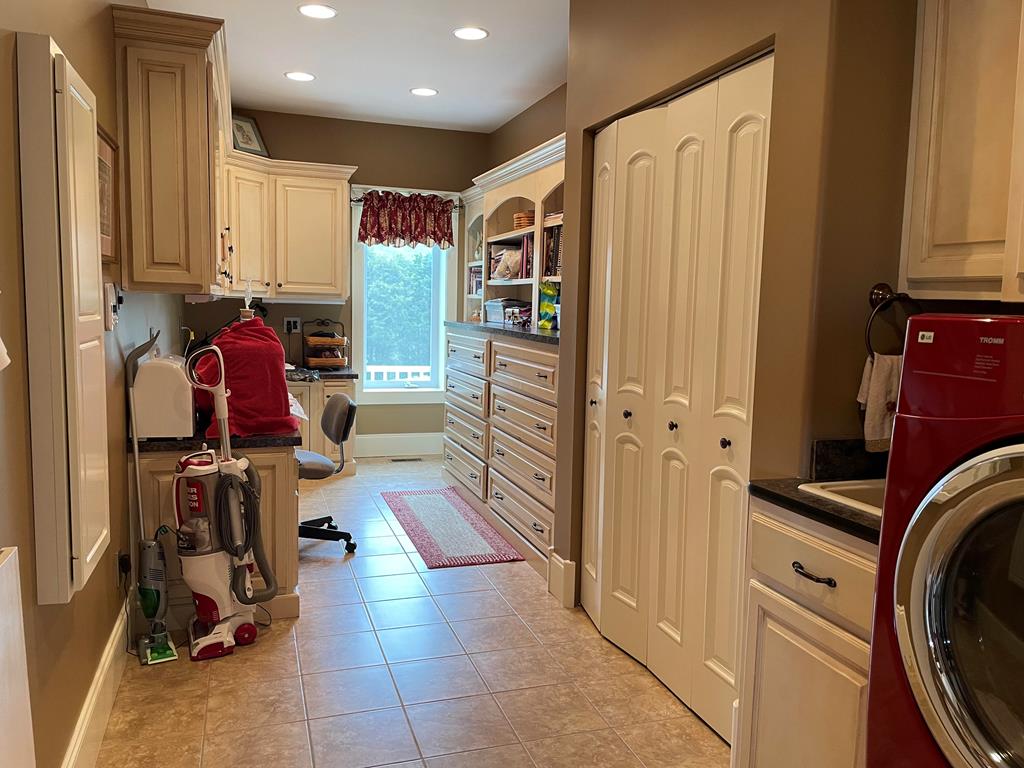 491 Pasture Road Cedar Bluff, VA 24609 - Photo 19 of 57 Gallery Image 19