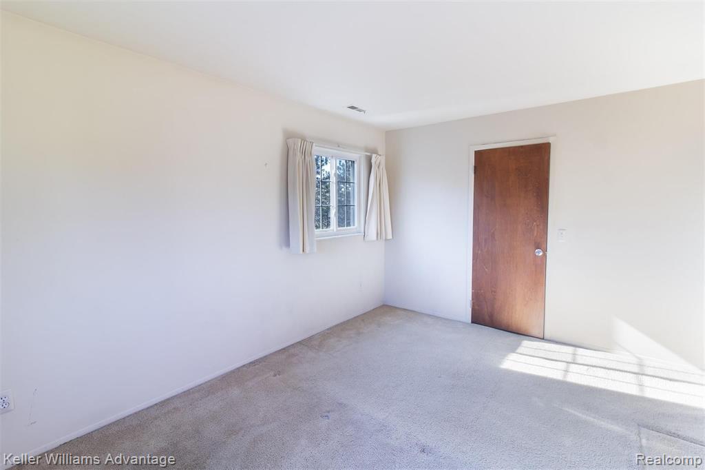 470 Baldwin Avenue, Unit 33 Rochester, MI 48307 - Photo 15 of 24