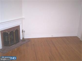 6473 Morris Park Road Philadelphia, PA 19151 - Photo 3 of 12 Living Room
