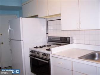 6473 Morris Park Road Philadelphia, PA 19151 - Photo 7 of 12 Kitchen