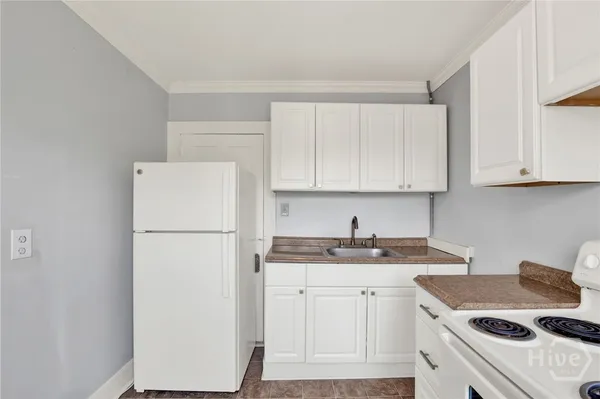 $1,800 | 9 East Gordon Street, Unit 3, Savannah, GA 31401