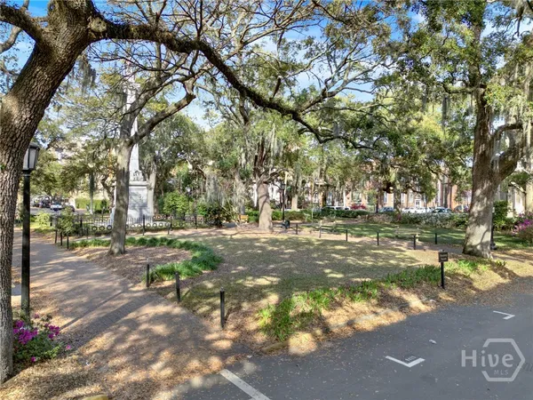 $1,800 | 9 East Gordon Street, Unit 3, Savannah, GA 31401