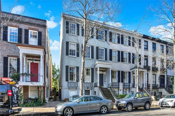 $1,800 | 9 East Gordon Street, Unit 3, Savannah, GA 31401