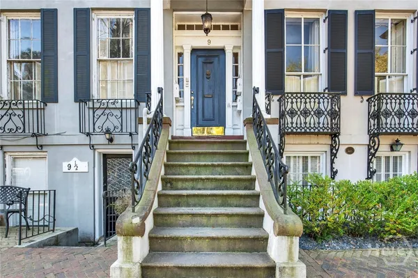 $1,800 | 9 East Gordon Street, Unit 3, Savannah, GA 31401