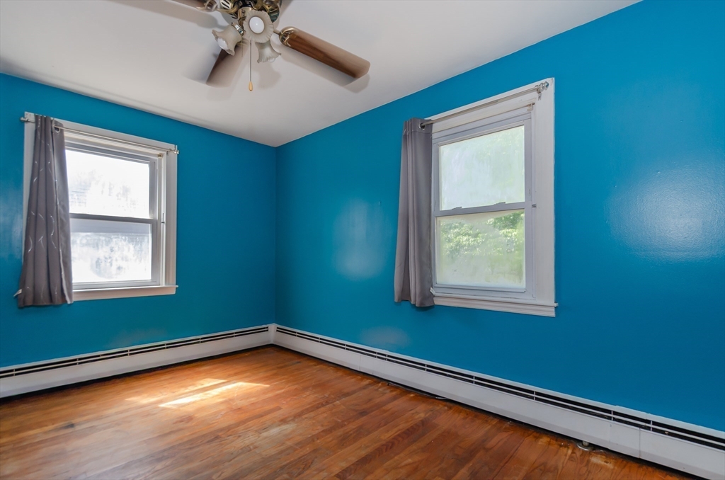 263 Maple Street Warwick, RI 02888 - Photo 11 of 23