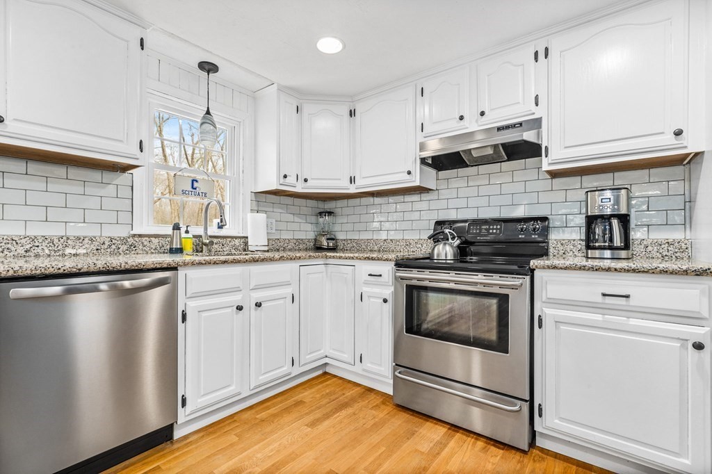 55 Hughey Road Scituate, MA 02066 - Photo 7 of 28 Gallery Image 7