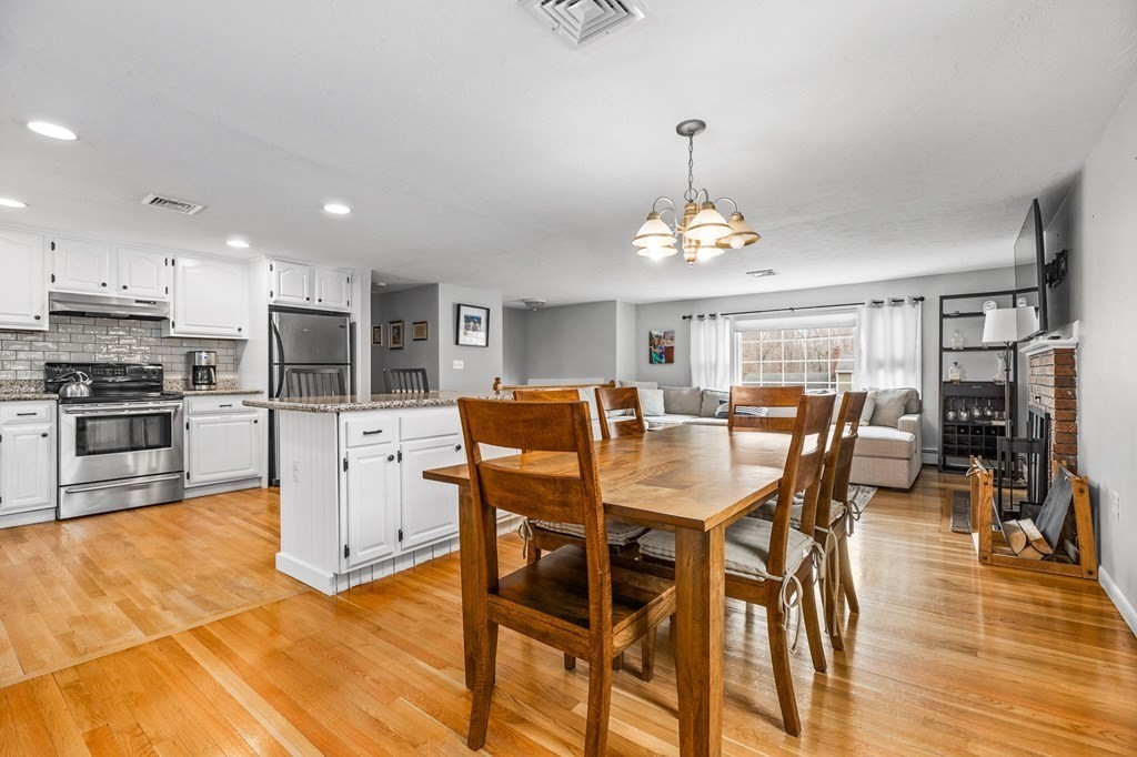 55 Hughey Road Scituate, MA 02066 - Photo 8 of 28 Gallery Image 8