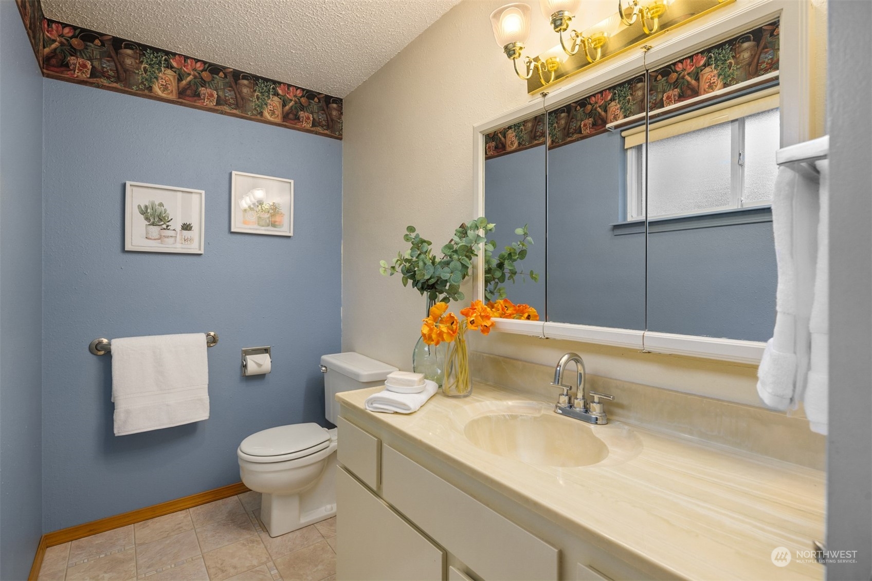 25376 Bond Road Northeast Poulsbo, WA 98370 - Photo 14 of 40 Gallery Image 14