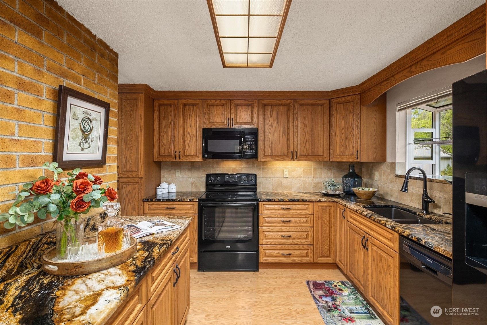 25376 Bond Road Northeast Poulsbo, WA 98370 - Photo 10 of 40 Gallery Image 10