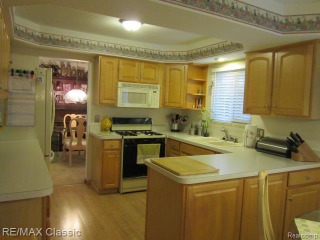 7406 Iron Gate Road Canton, MI 48187 - Photo 6 of 31 IMG_1533.jpg