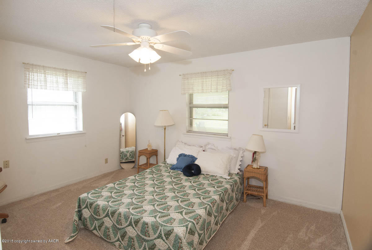 712 Rietman Street Amarillo, TX 79108 - Photo 16 of 37 BEDROOM 2 VIEW 1