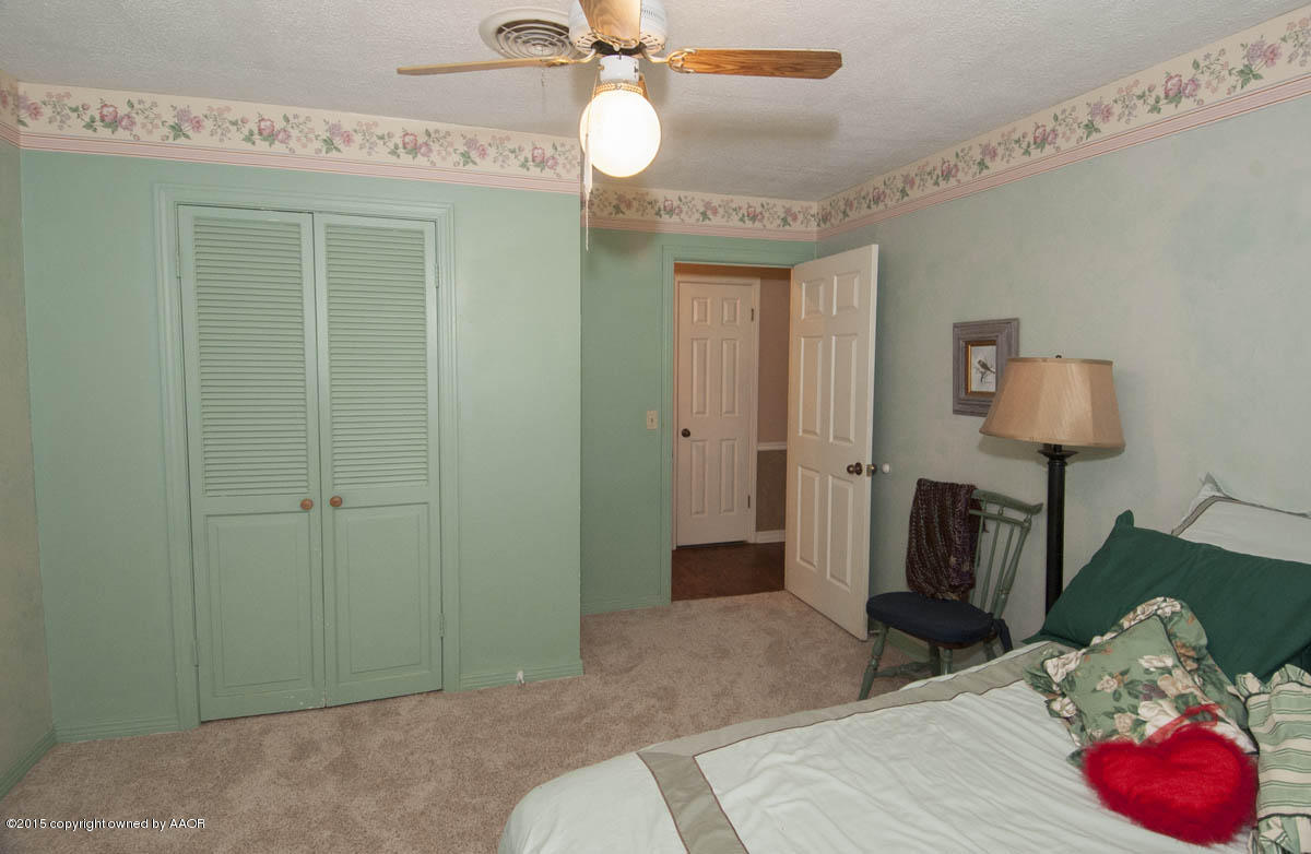 712 Rietman Street Amarillo, TX 79108 - Photo 21 of 37 BEDROOM 3 VIEW 2
